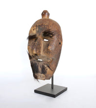 Nepal W. Middle Hills Mask